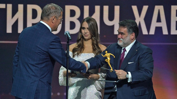 Михаил Куснирович наградил лучший спортивный регион России
